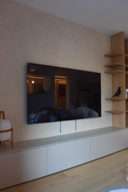 uća Šestine, dnevni boravak, komoda za TV 