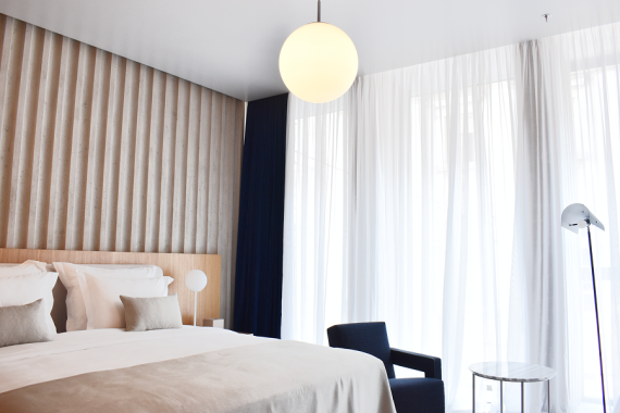 19. MET Boutique Hotel, hotelska soba, betonske kanelure i President kreveti, izvor: D2D INTERIJERI