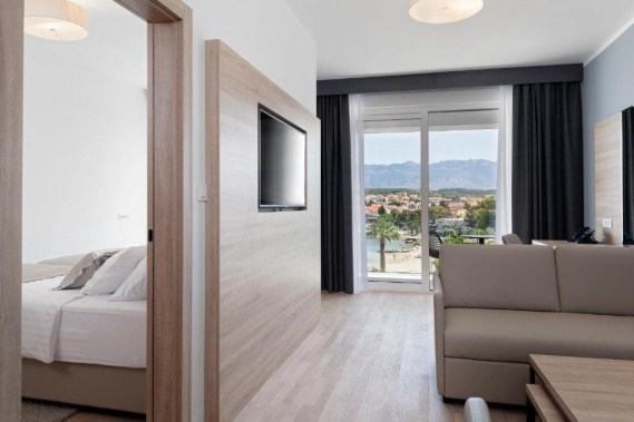 hotel-kaneo,-booking.com-5-min-1643379399